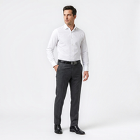 Mannequin homme portant la Ceinture Boucle Automatique Cuir Homme — style business — Le Monde de la Ceinture