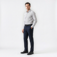 Mannequin homme portant la Ceinture cuir Boucle Carrée Homme — style business — Le Monde de la Ceinture