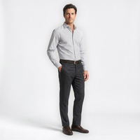 Mannequin homme portant la Ceinture Homme Carré — look luxe — Le Monde de la Ceinture
